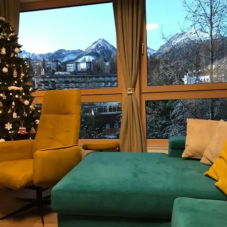 S Vyhladom Na Stity Ovruc 312 Strbske Pleso